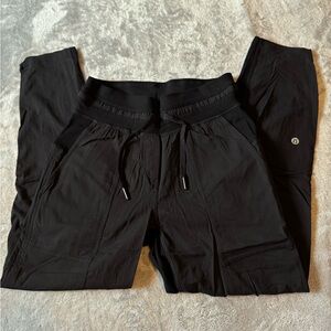 Black lululemon pants XS